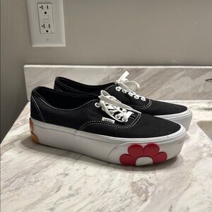 Vans platform black and white with flowers women’s 10 men’s 8.5